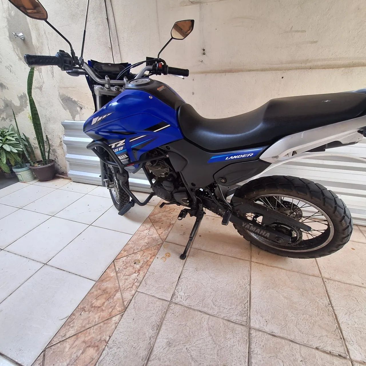 XTZ Lander 250 