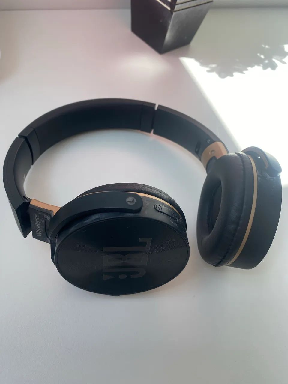 Headfone JBL com defeito - Fones de Ouvido - Mercês, Curitiba