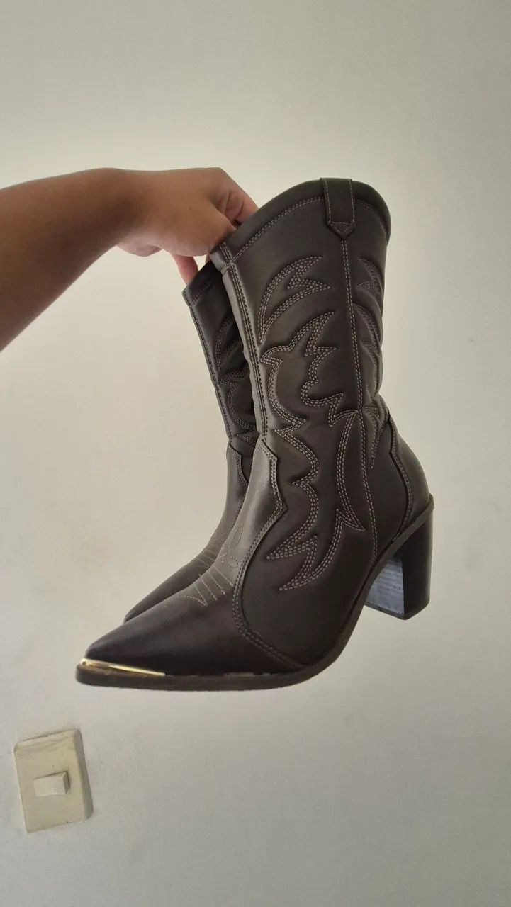 Bota 37