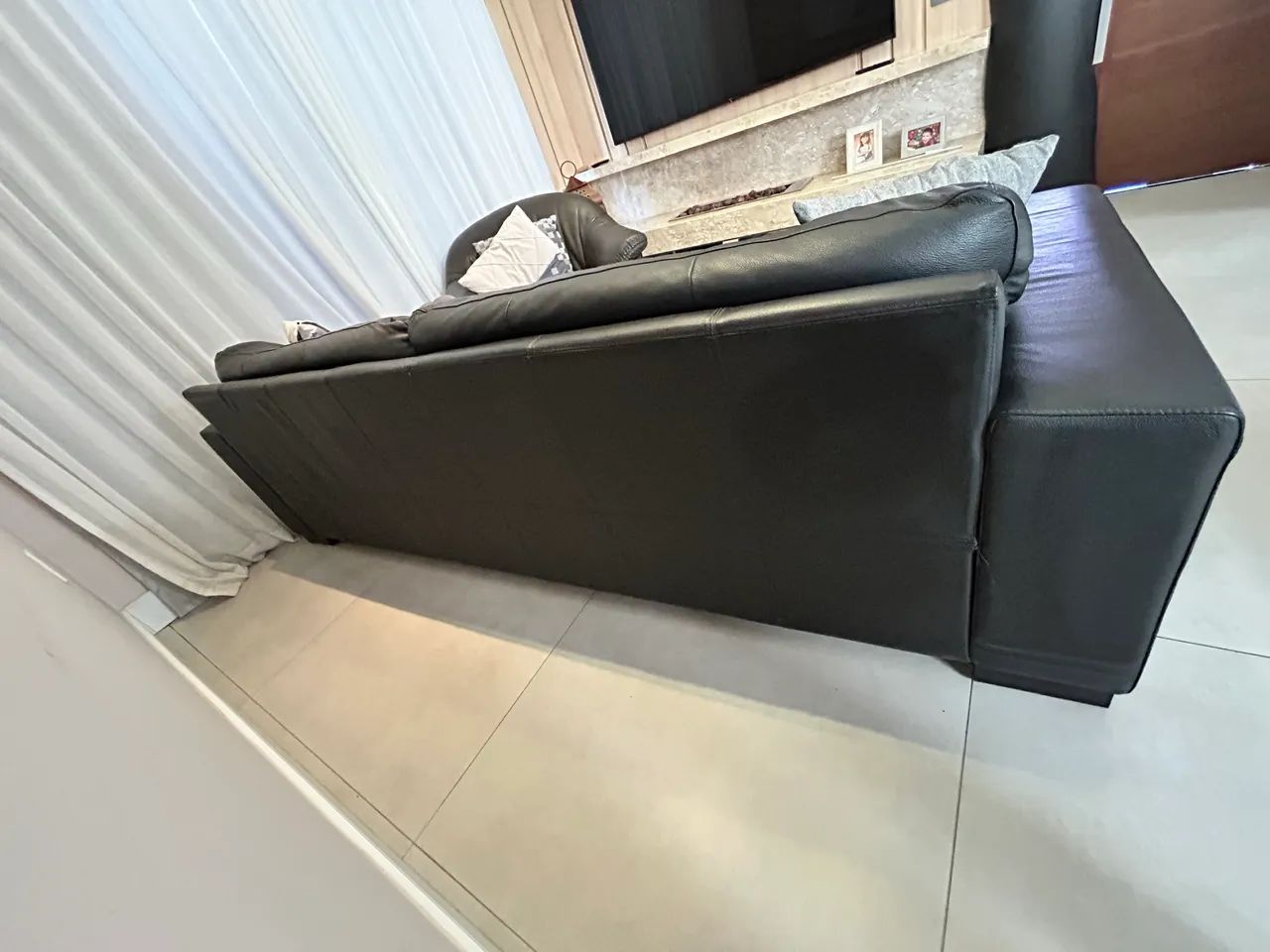 Sofá couro preto legítimo  - Foto 4