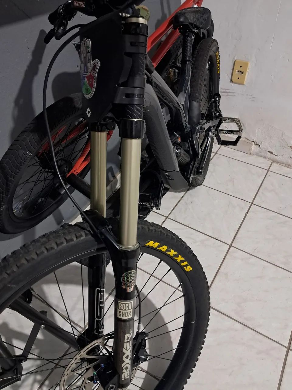 Vendo suspensão Rock shox boxxer  - Foto 2