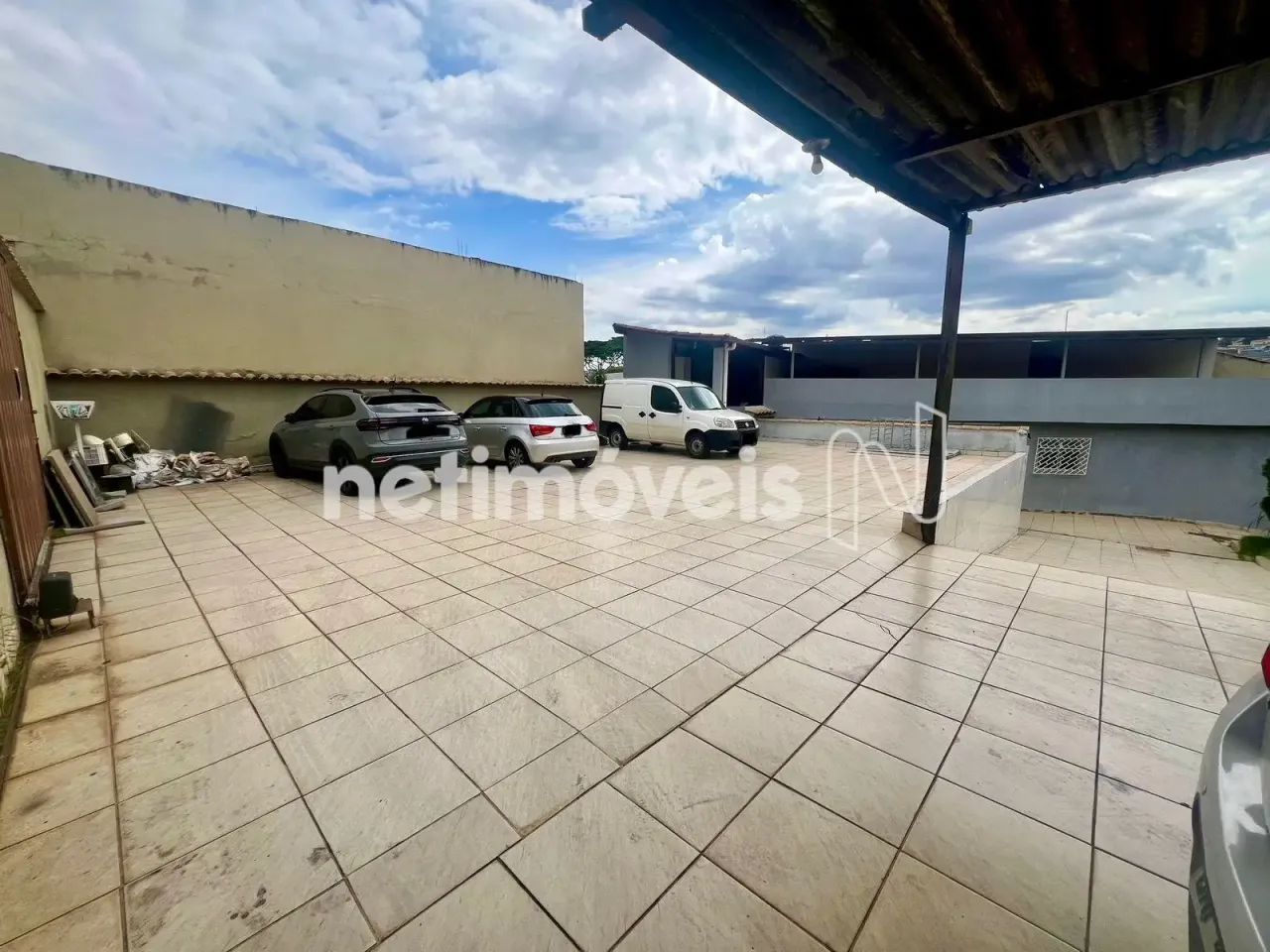 Excelente casa com barracão no bairro Alípio de Melo! - Foto 4