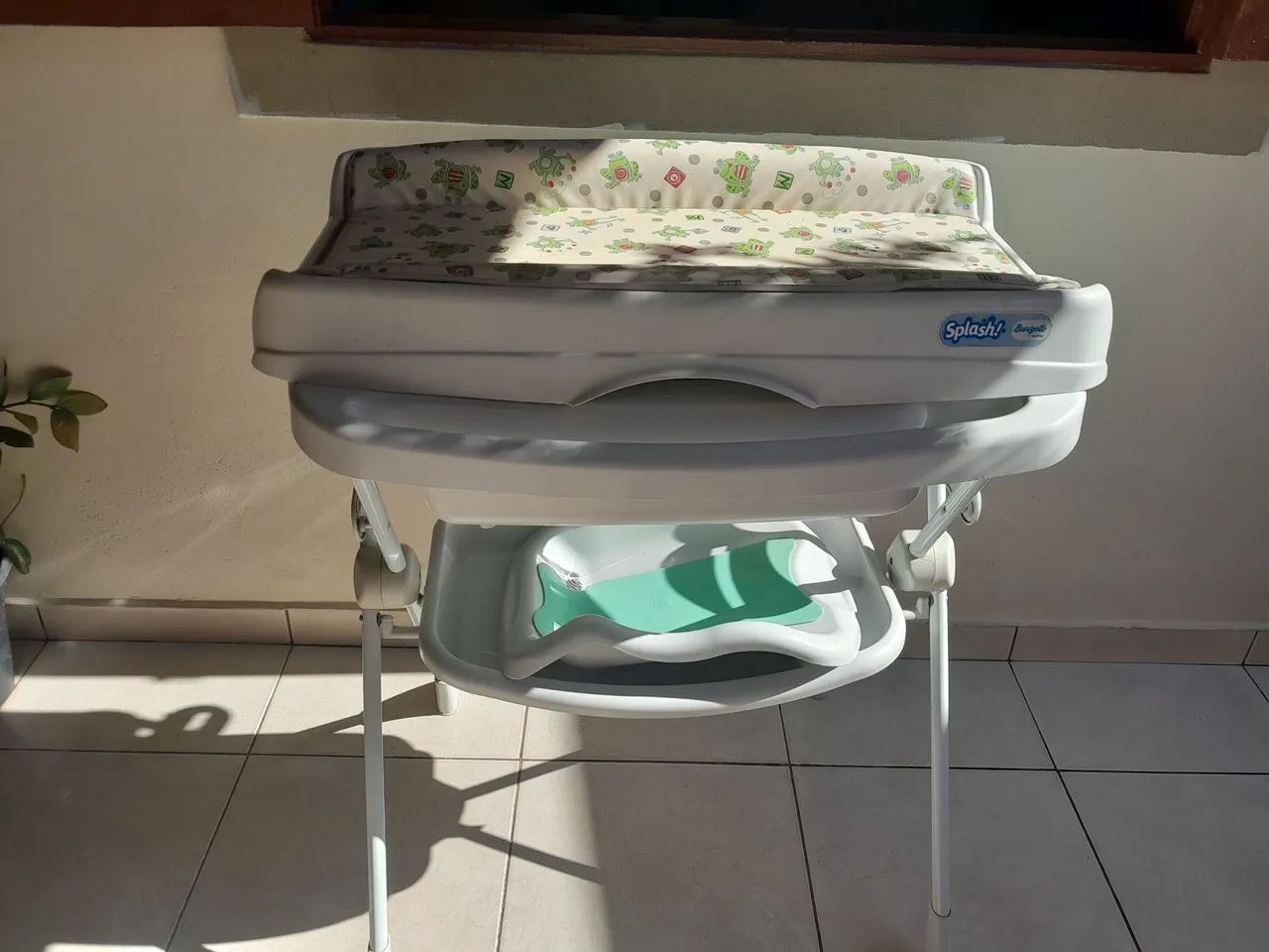 trocador de bebê seminovo