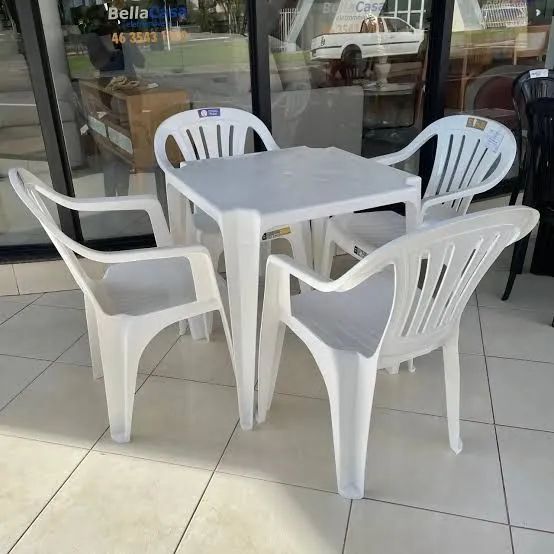 Conjunto de mesa com 4 cadeiras plastica branca