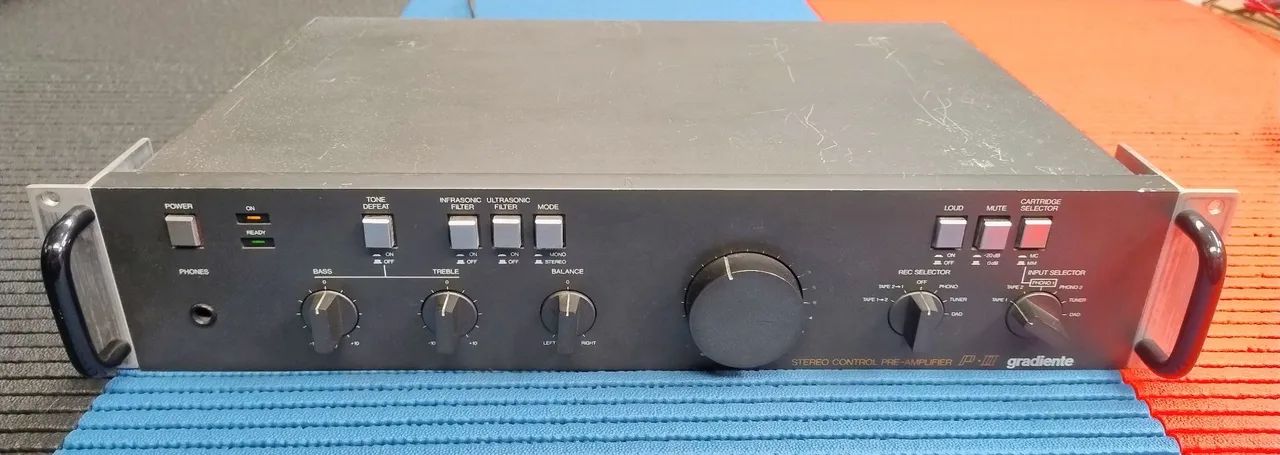 PRÉ-AMPLIFICADOR GRADIENTE ESOTECH P-II - VINTAGE
