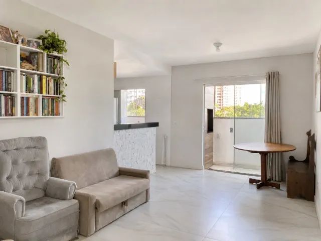 Apartamento no Patrimônio: 2 quartos, suíte e sacada com churrasqueira