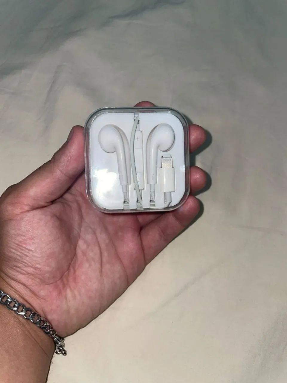Fone Lightning para iPhone - Com Microfone e Controle de Volume - Foto 2