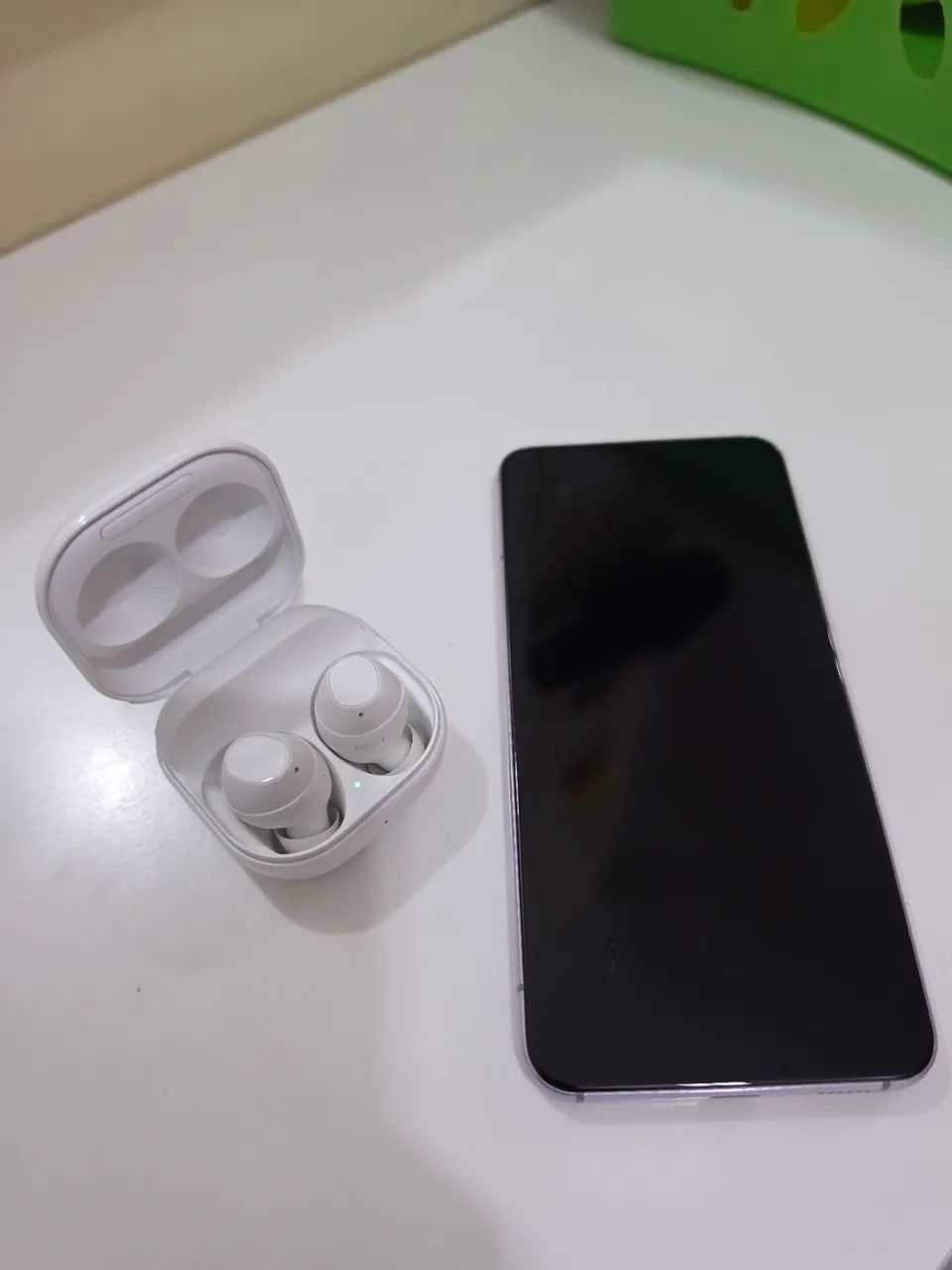 Samsung Galaxy S22 5G + Buds FE