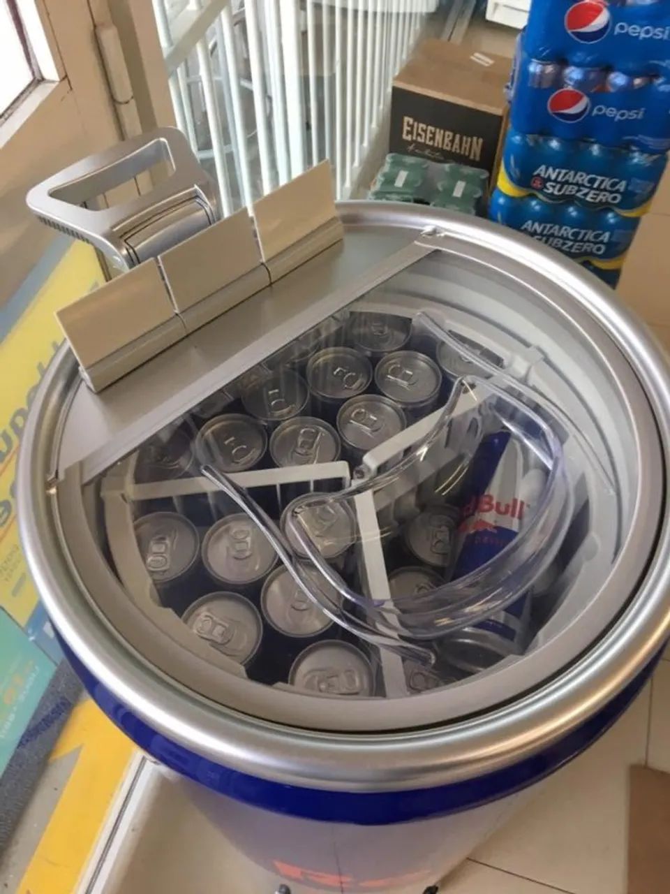 Cooler Expositor de Bebidas da Redbull - Foto 3