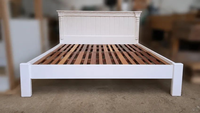 Cama branca de madeira maciça CEDRO - Foto 2