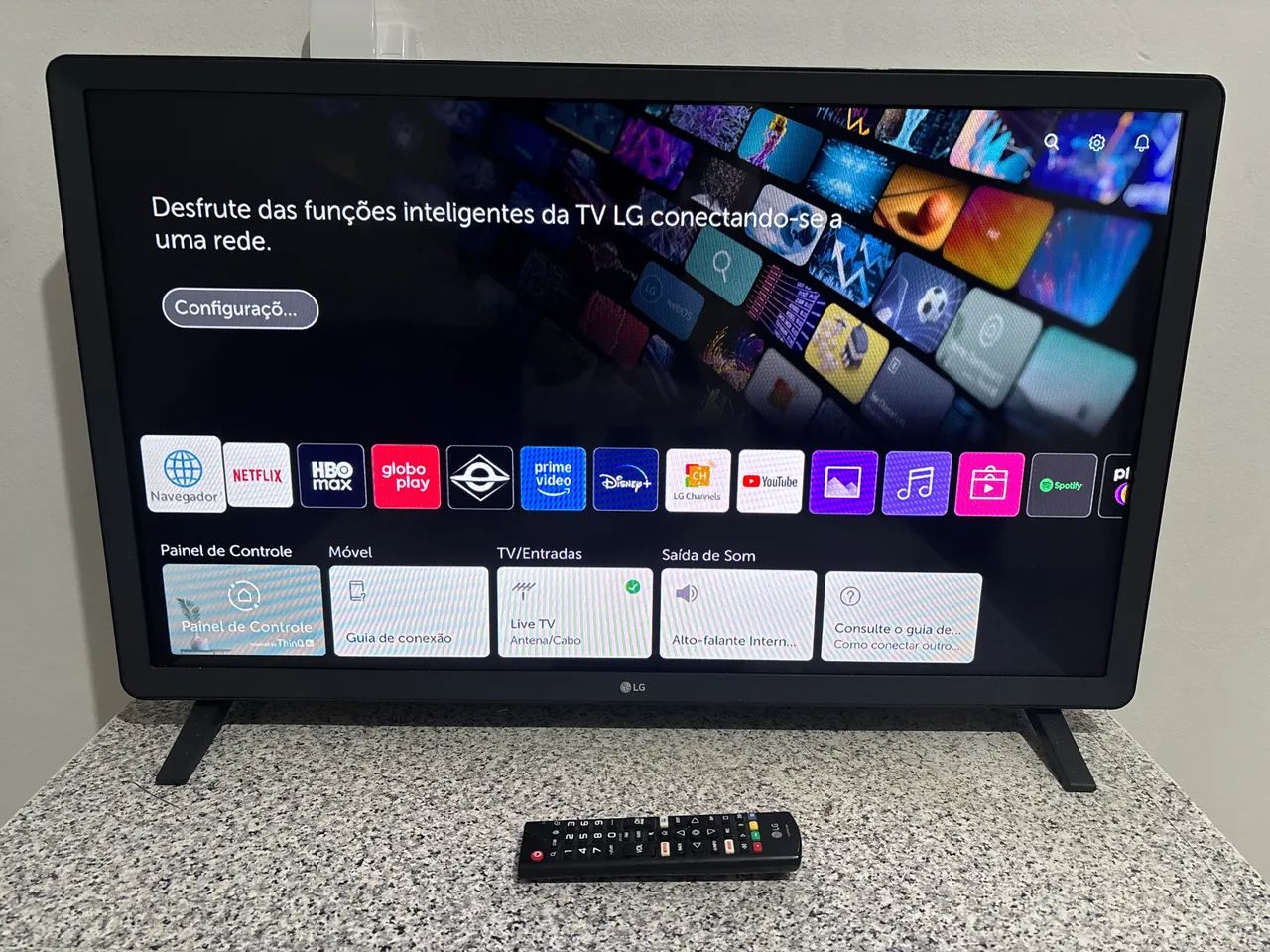 Smart TV LG 32 Polegadas Com Controle e Pés - Sem Detalhes, Pronta para Uso