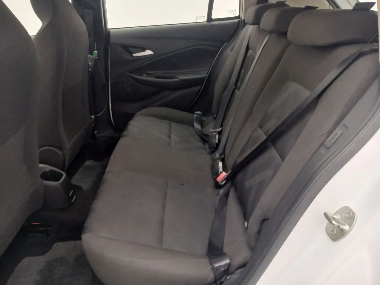 Chevrolet Onix Hatch 1.0 12V Flex Mec. 4P, foto 17 de 18