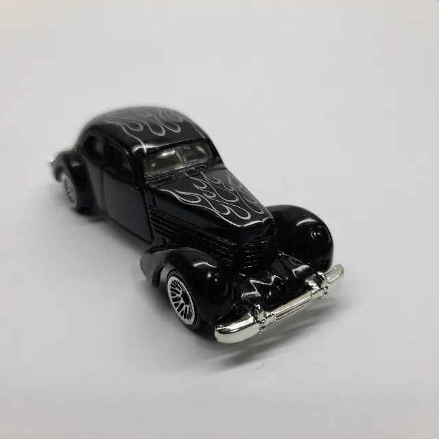 Miniatura Hot Wheels 1936 Cord - Foto 3
