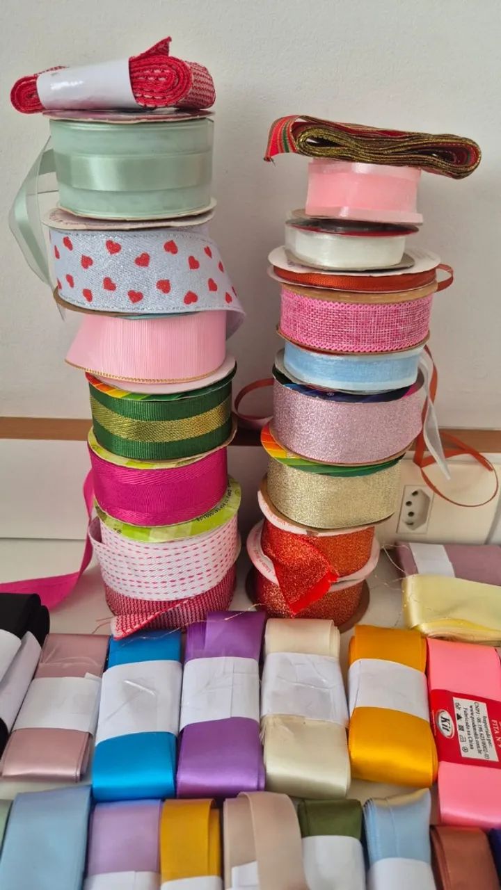 VENDO VARIADAS FITAS DE CETIM, GORGURÃO E DECORATIVAS - Foto 2