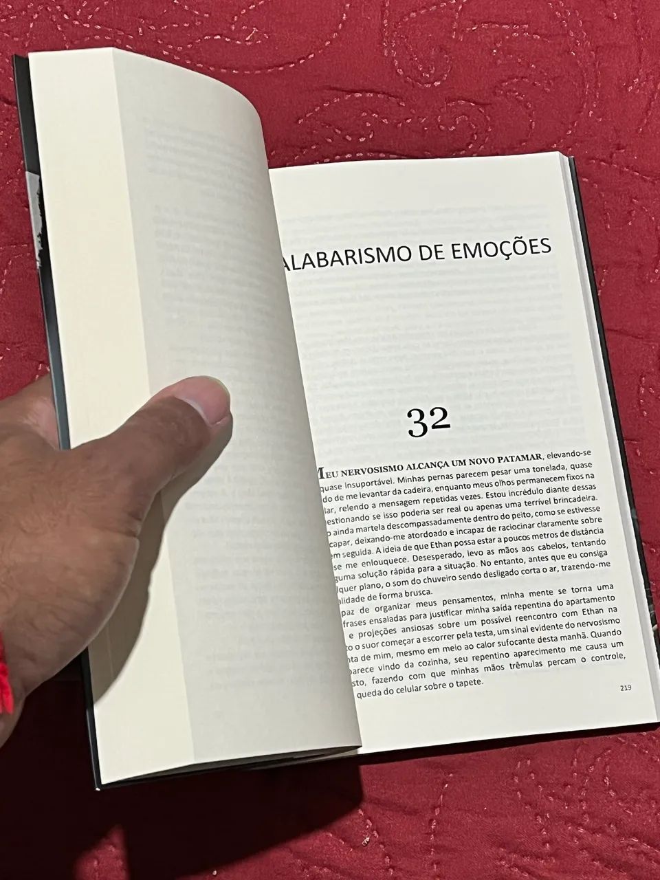 Livro Romance LGBT+ - Rua 15, Apto 28 - Foto 3