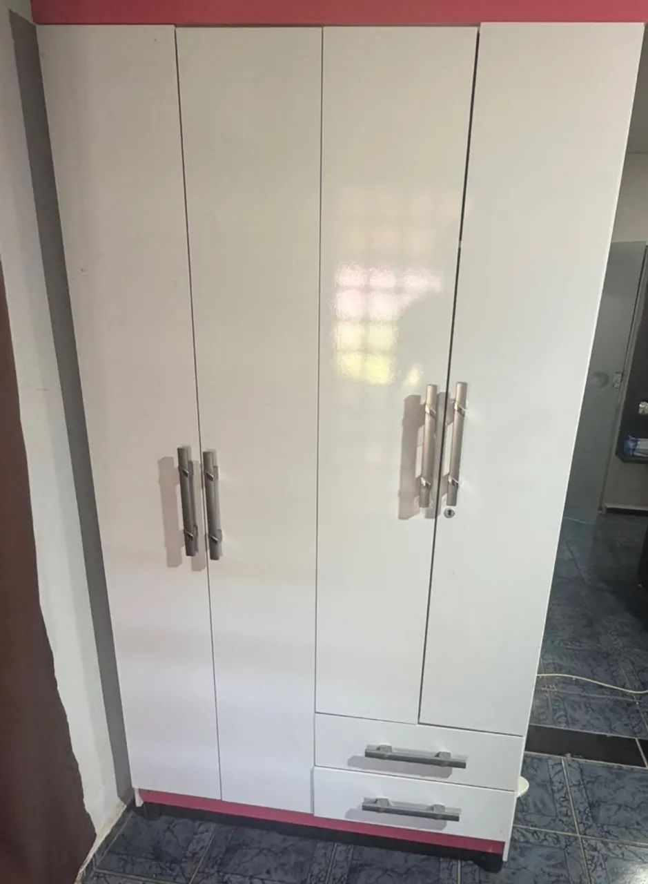 Guarda roupa solteiro sem uso 