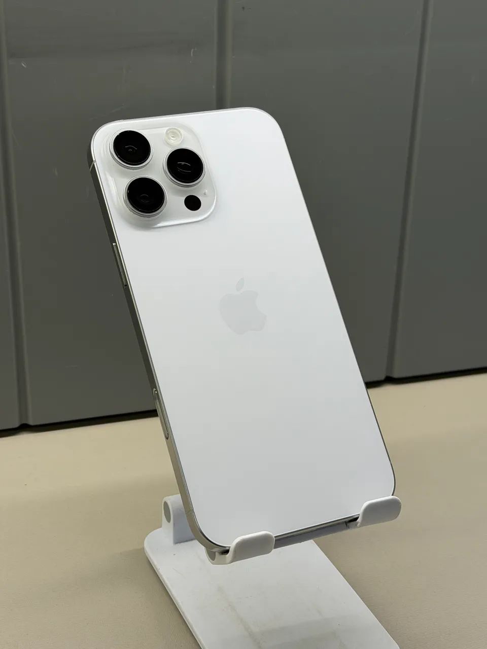 iPhone 16 pro Max 256gb Branco Titânio Semi Novo | Loja Física