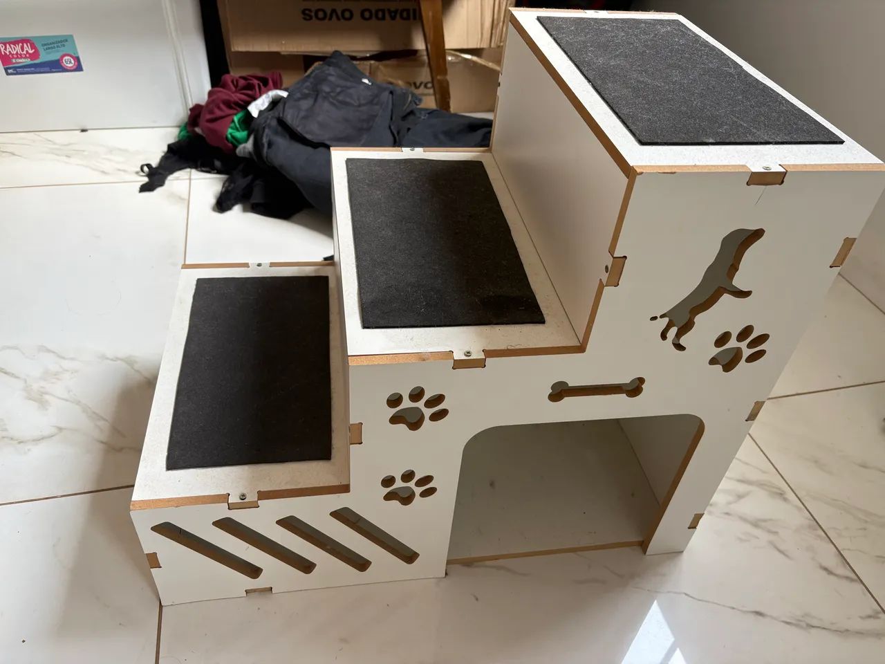 Escada pet 