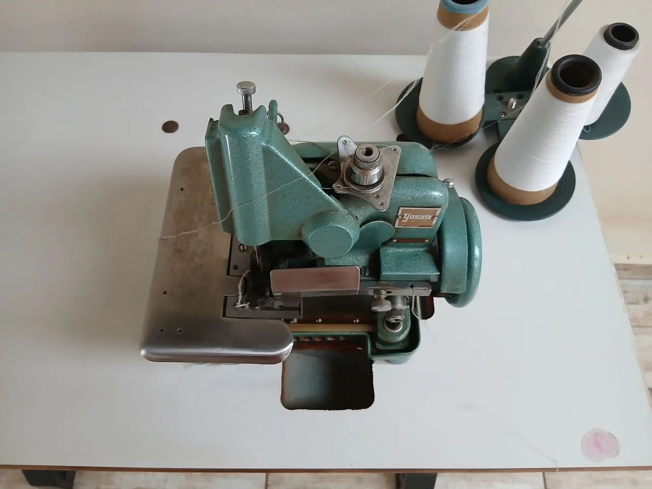 Máquina Overlock 