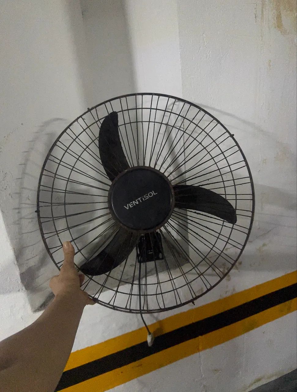 2 VENTILADORES DE PAREDE