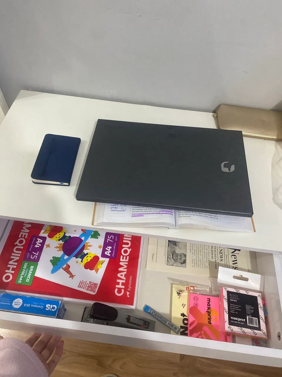 Escrivaninha para estudos com gaveta  - Foto 2