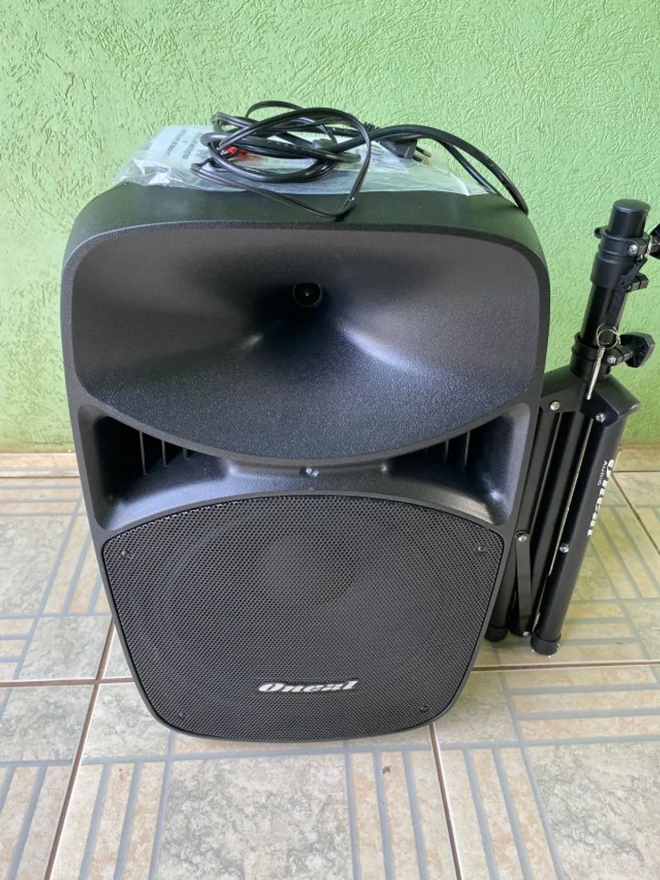 Caixa acústica amplificada OPB 915 BT