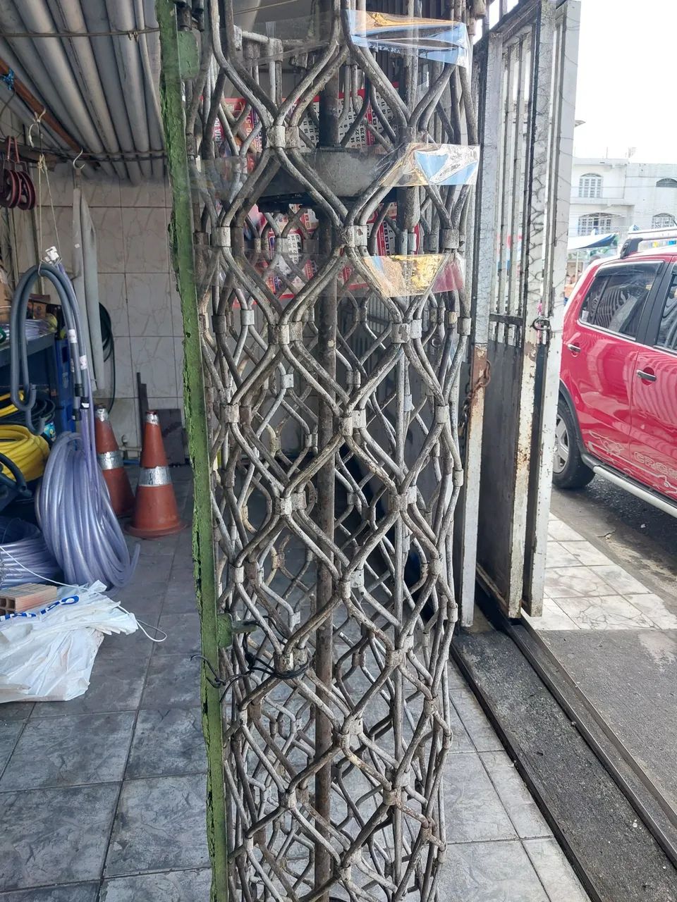 Portão de enrrolar de malha *  - Foto 5