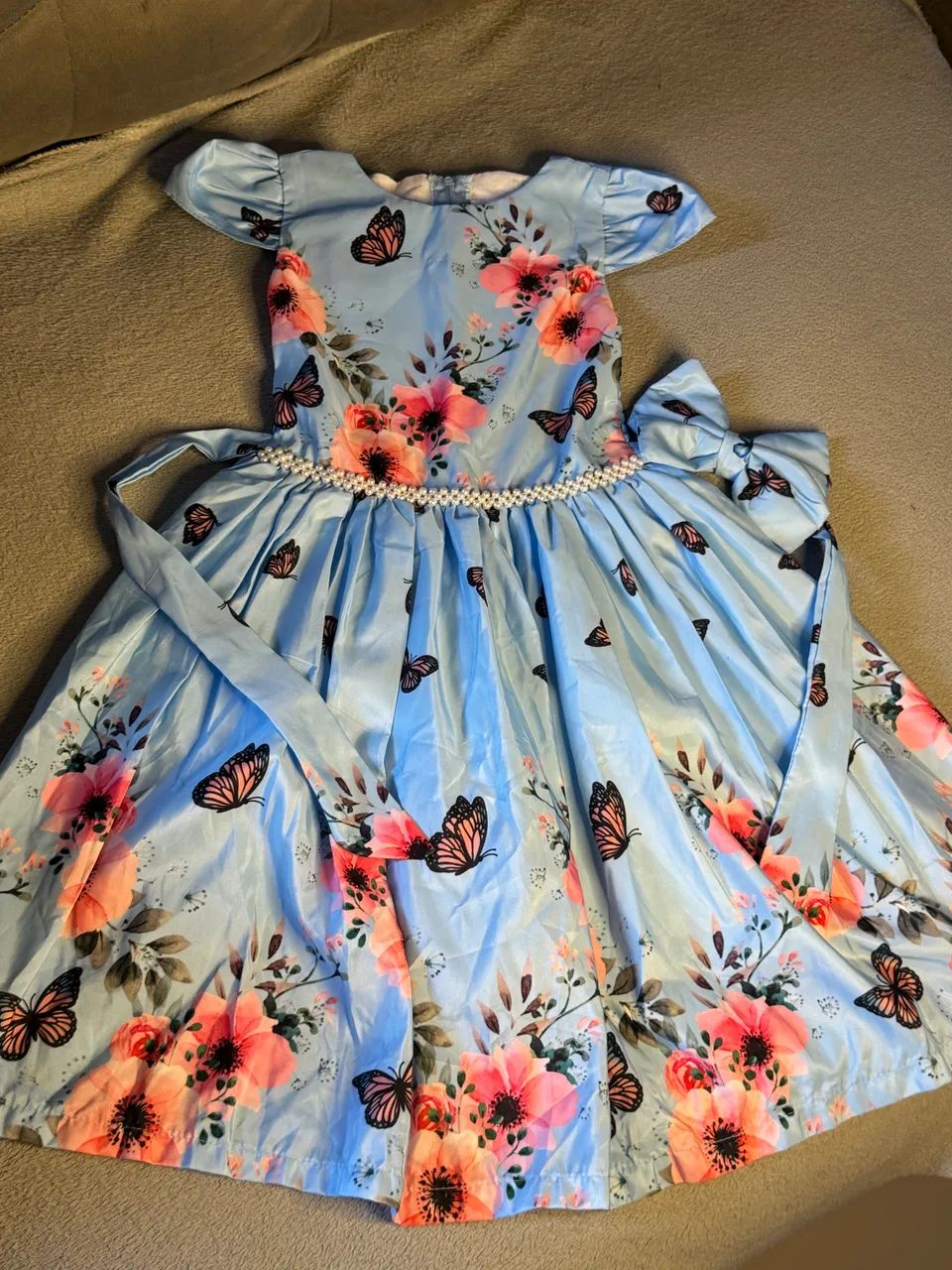 Vestidos infantis novos 