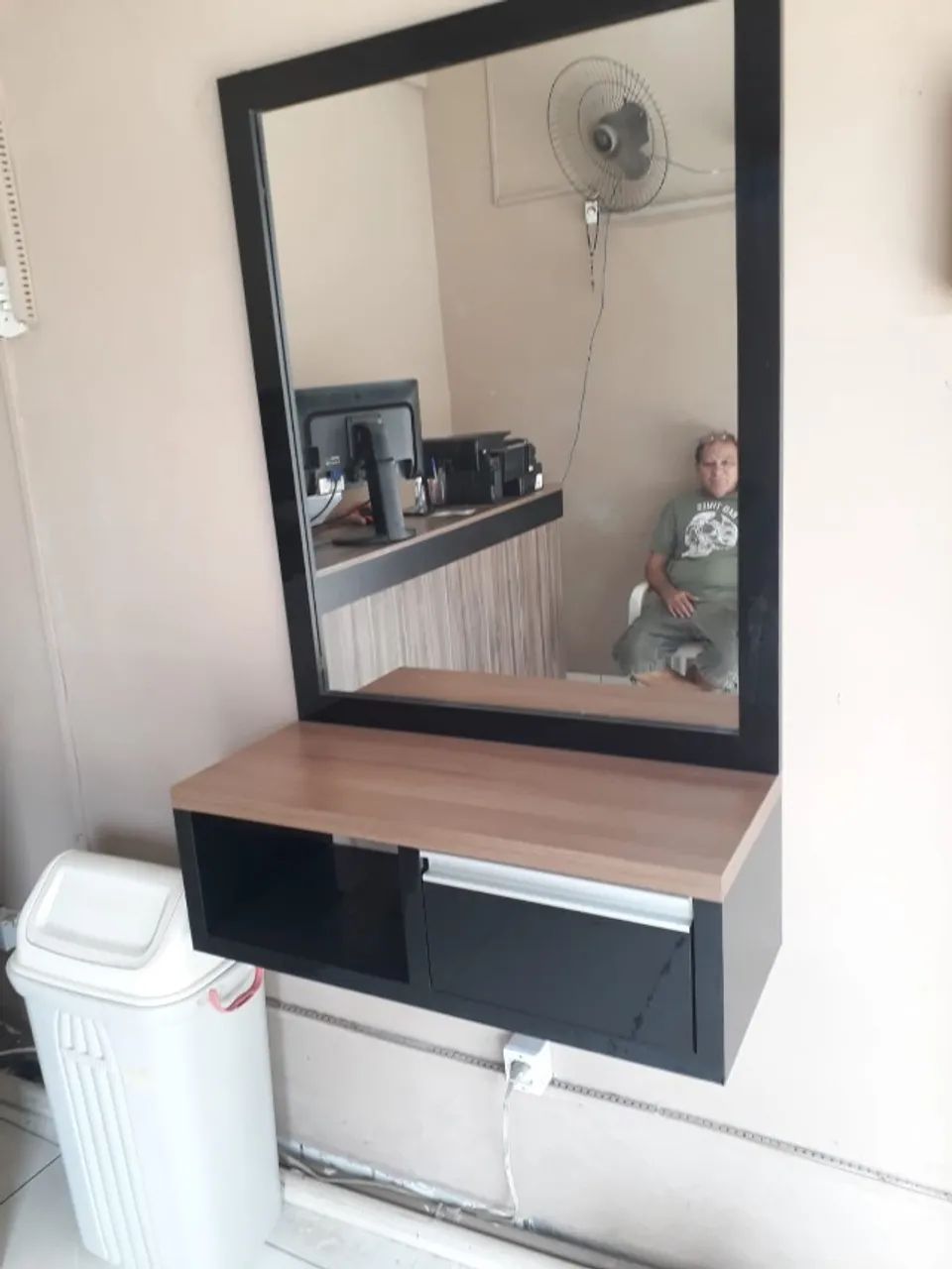 Vendo Bancada e espelho em MDF