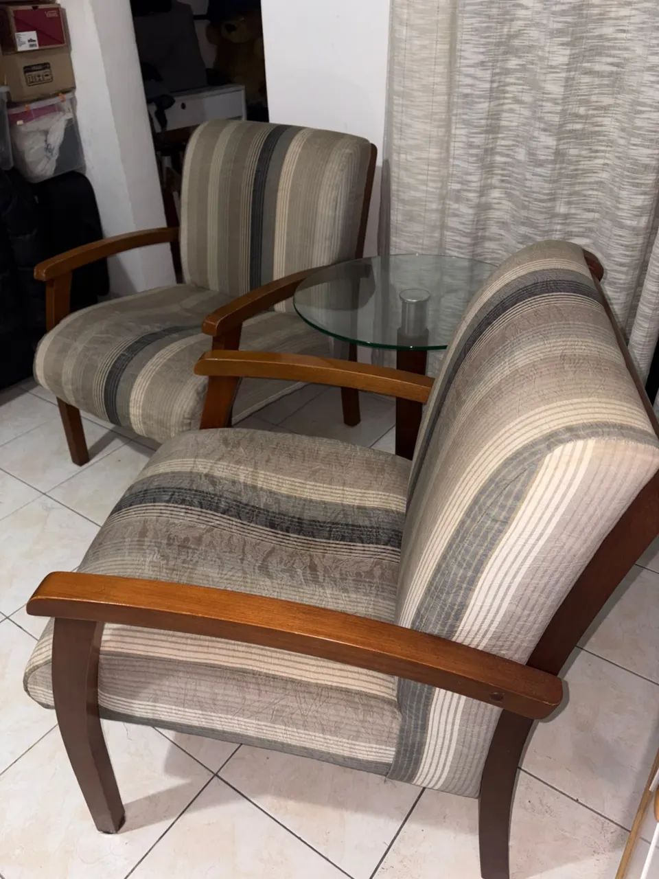 Conjunto mesa e cadeira / sala de estar 