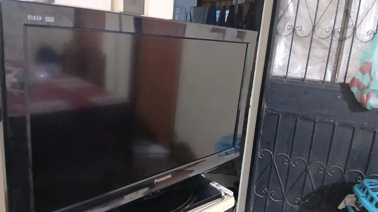 TV Panasonic LCD 32 polegadas digital TC-L32C20B  - Foto 2