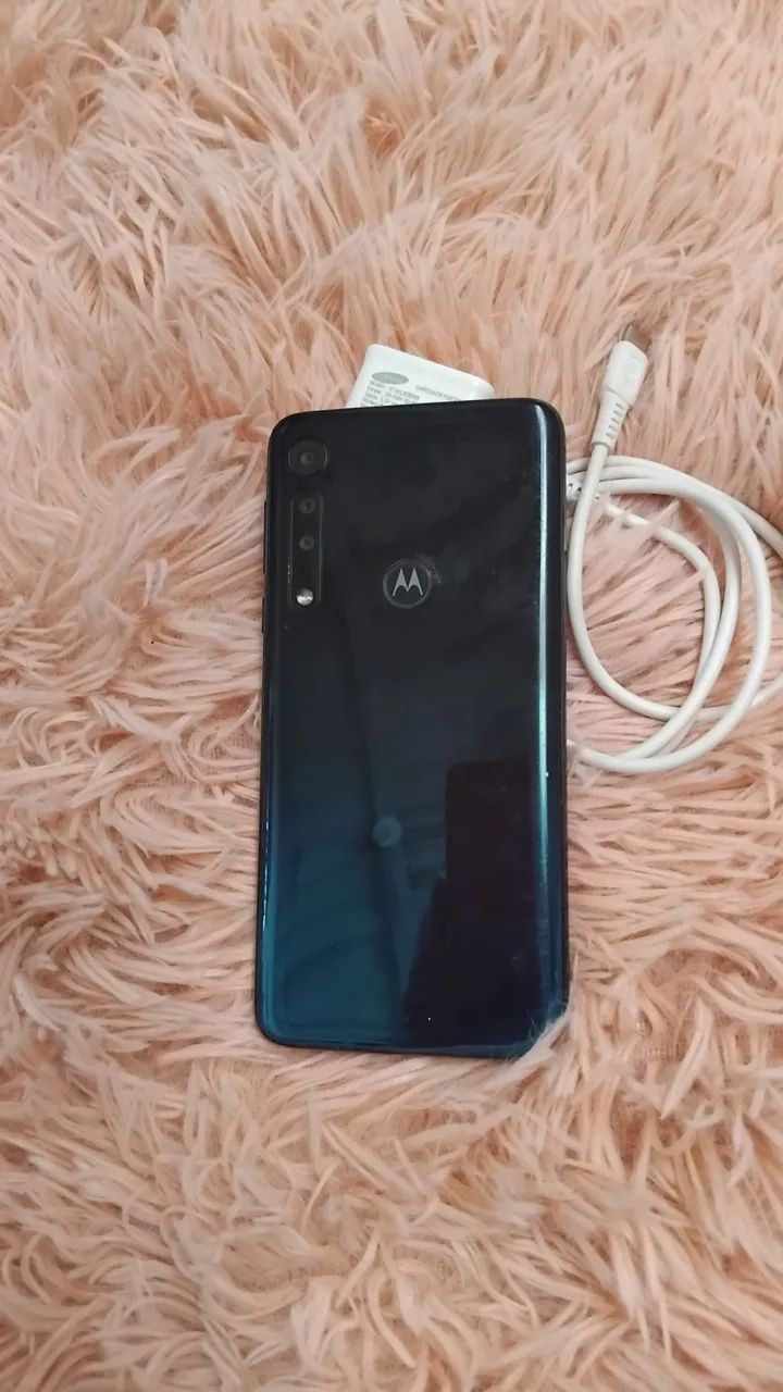 Celular Motorola one macro