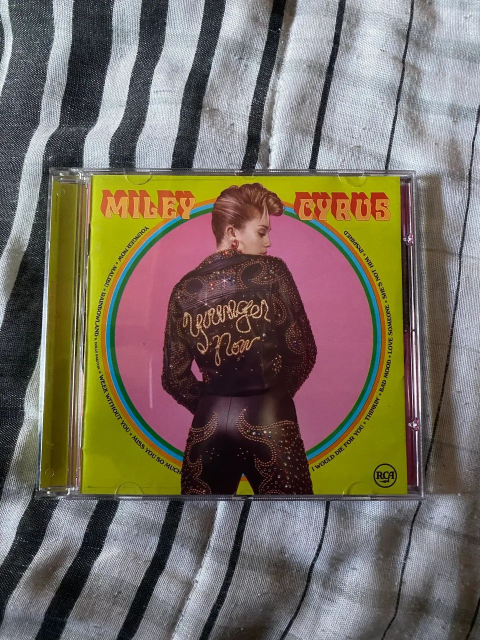 Cd miley cyrus - younger now