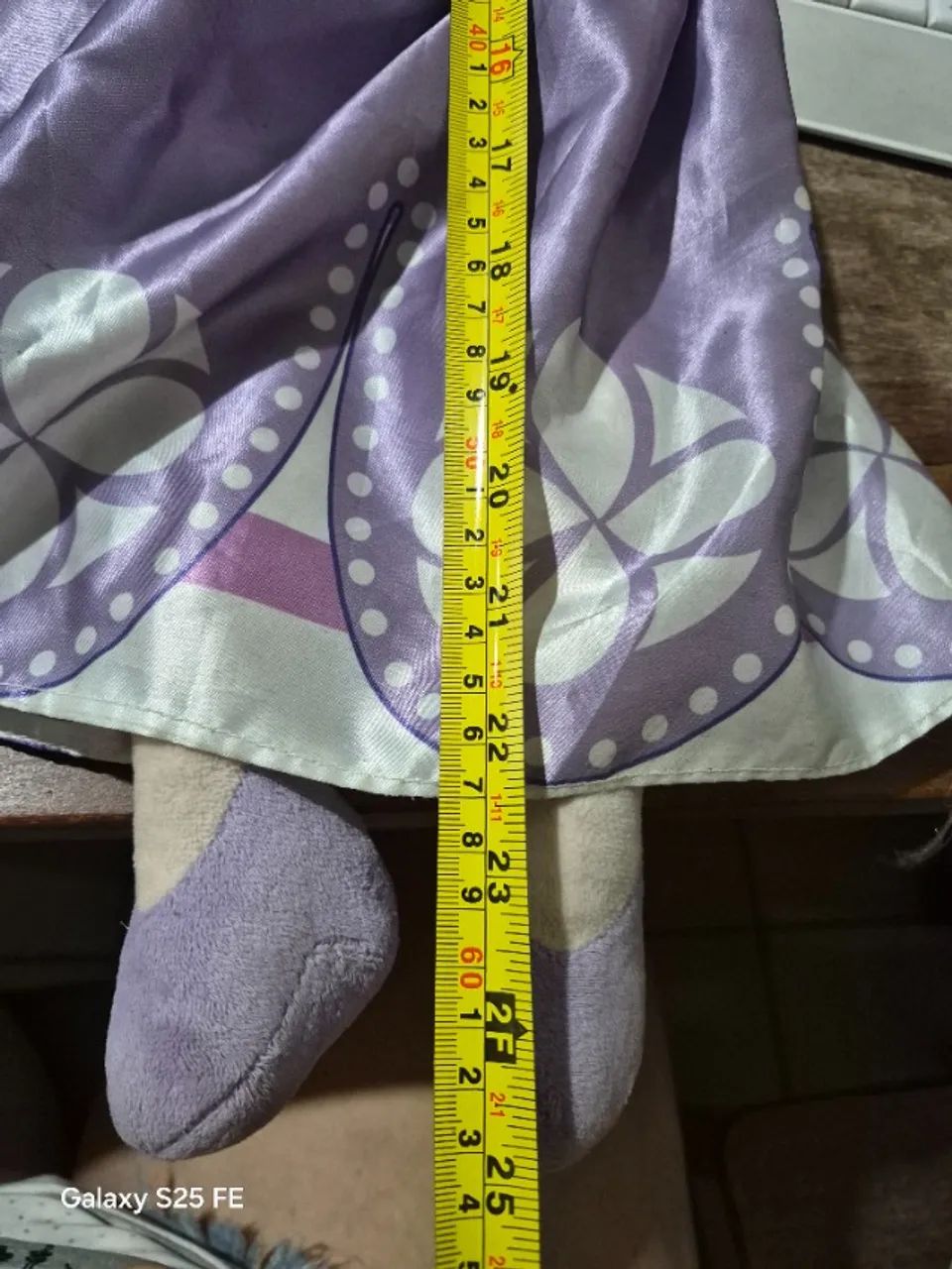 Boneca Princesa Sofia de pano importada 64cm - Foto 4