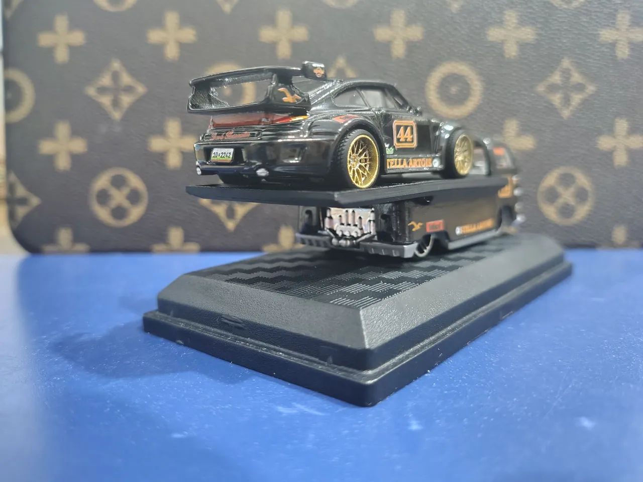 Team transport RWB Stella Artois 1:64 