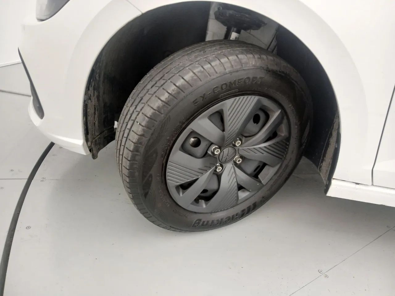 Volkswagen Polo Track 1.0 Flex 12V 5p, foto 11 de 18