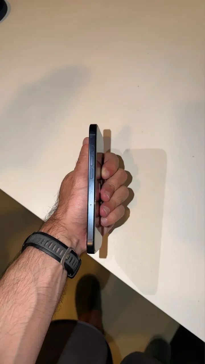 iPhone 15 pro - Foto 2