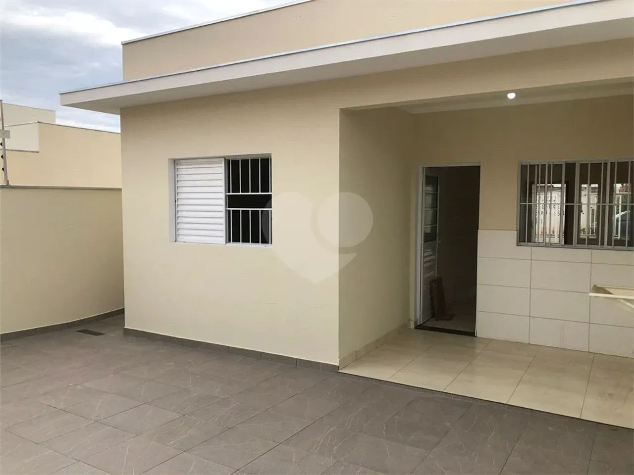 Casa terrea com dois dormitorios sendo uma suite - Foto 2