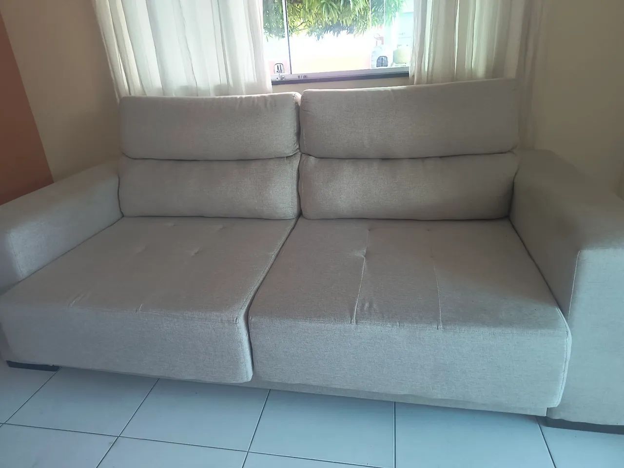 Vendo sofá cama em madeira mdf