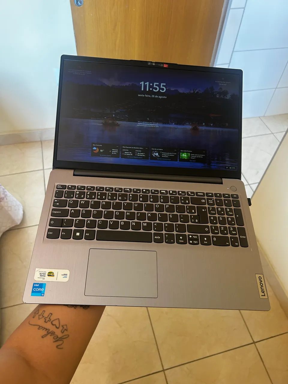 Vendo - NOTEBOOK LENOVO IDEA PAD 3i Intel Core i5 ? 8 GB RAM ? SSD 256 GB - Foto 2