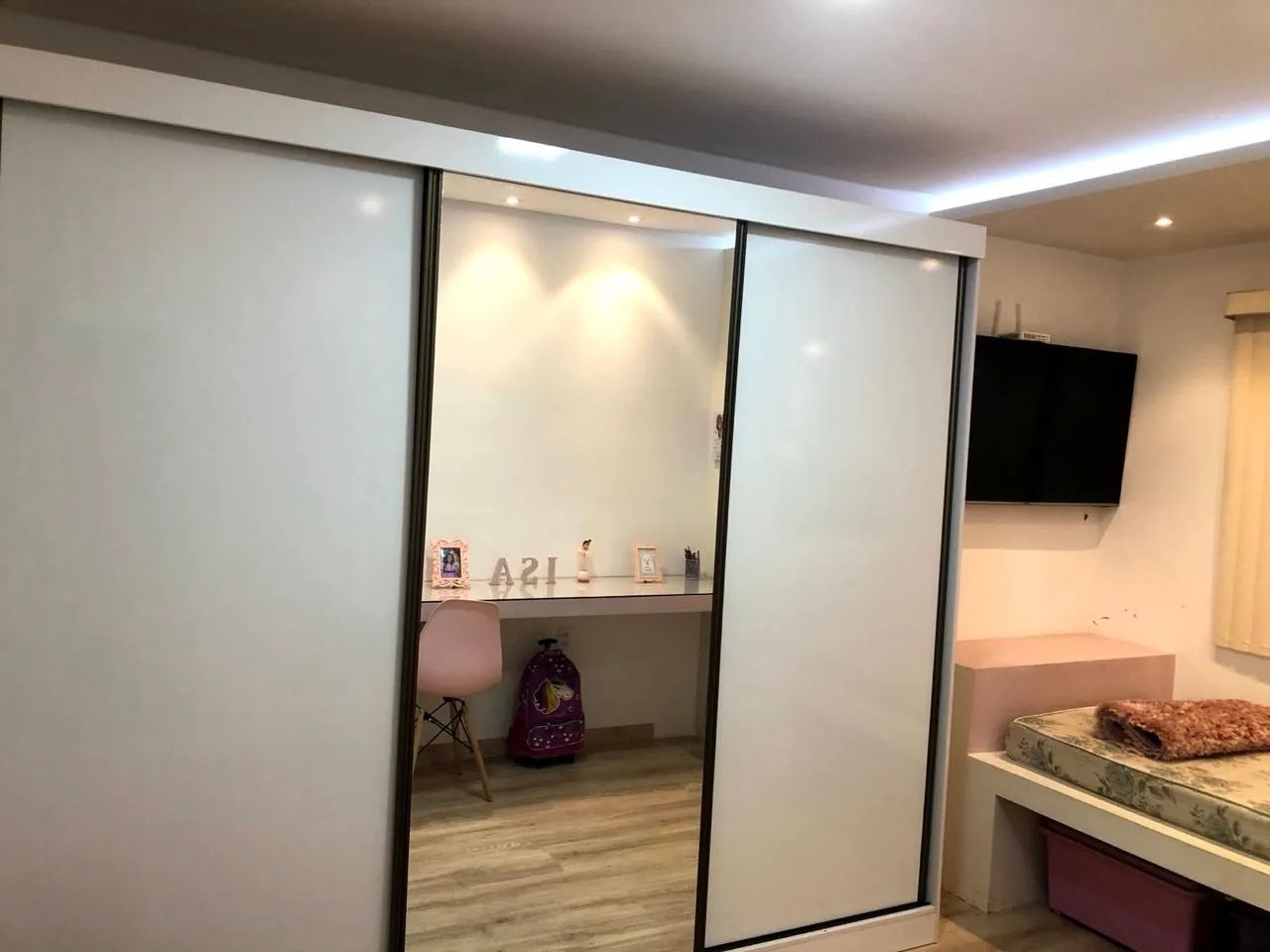 Guarda Roupa Casal com espelho 
