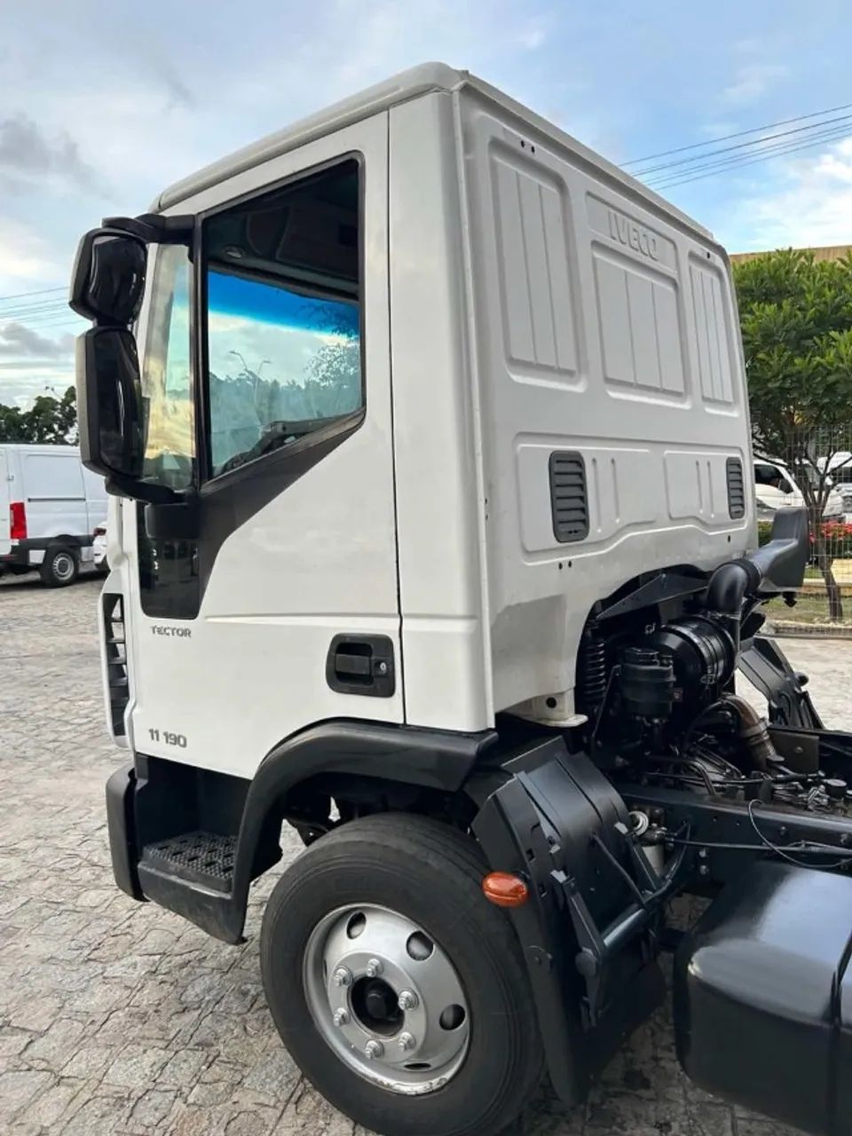 Iveco 11-190 Tector Ano: 2020 No Chassi  - Foto 5