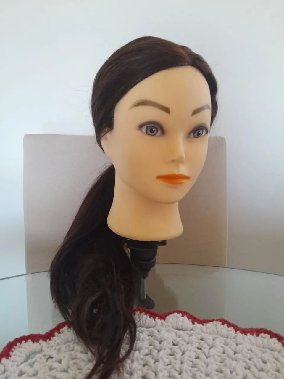 Cabeça de boneca para treino com cabelo e suporte de mesa - Foto 2