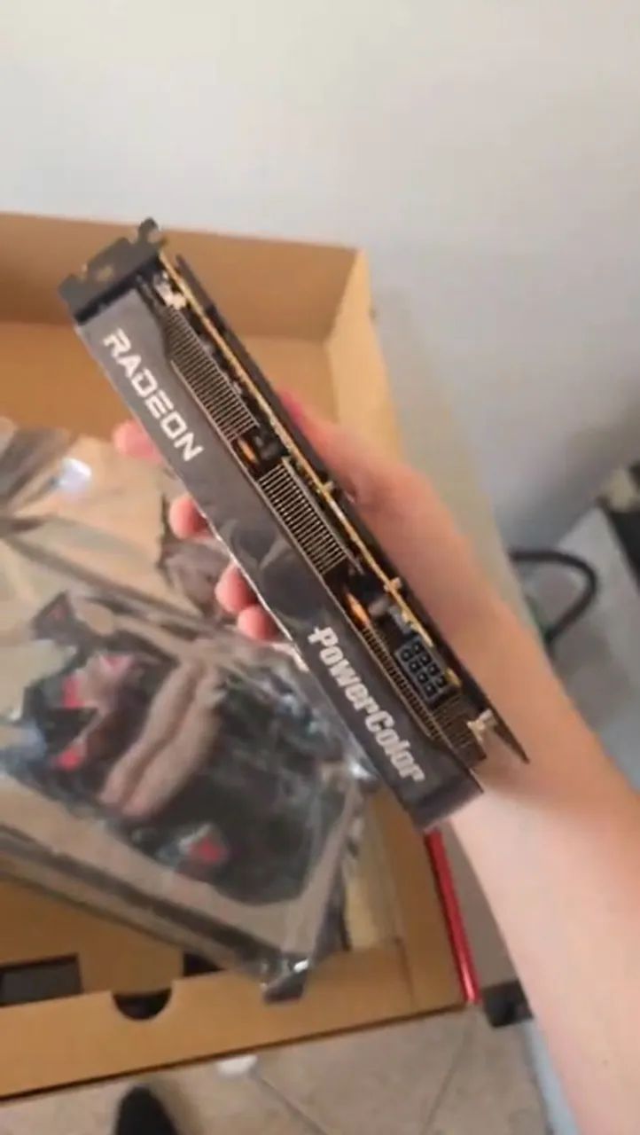 9060XT 16GB + 8GB DDR5  - Foto 5