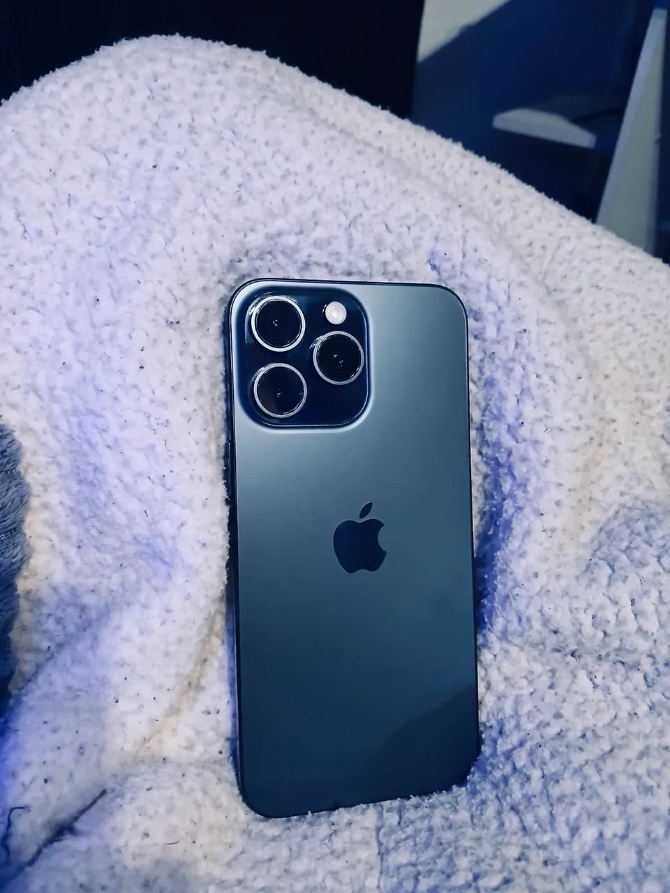 iPhone 15 PRO MAX ,titânio azul 256 gb