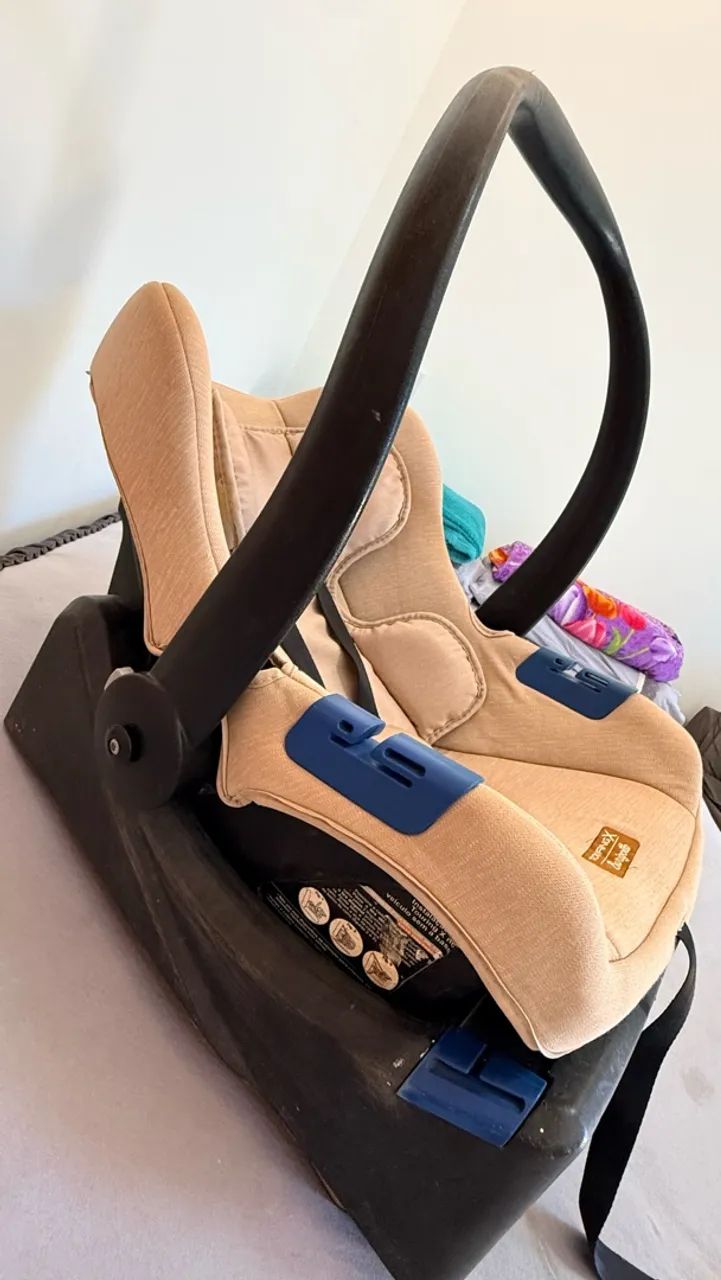 Bebê conforto com base pra carro e redutor de tamanho  - Foto 3