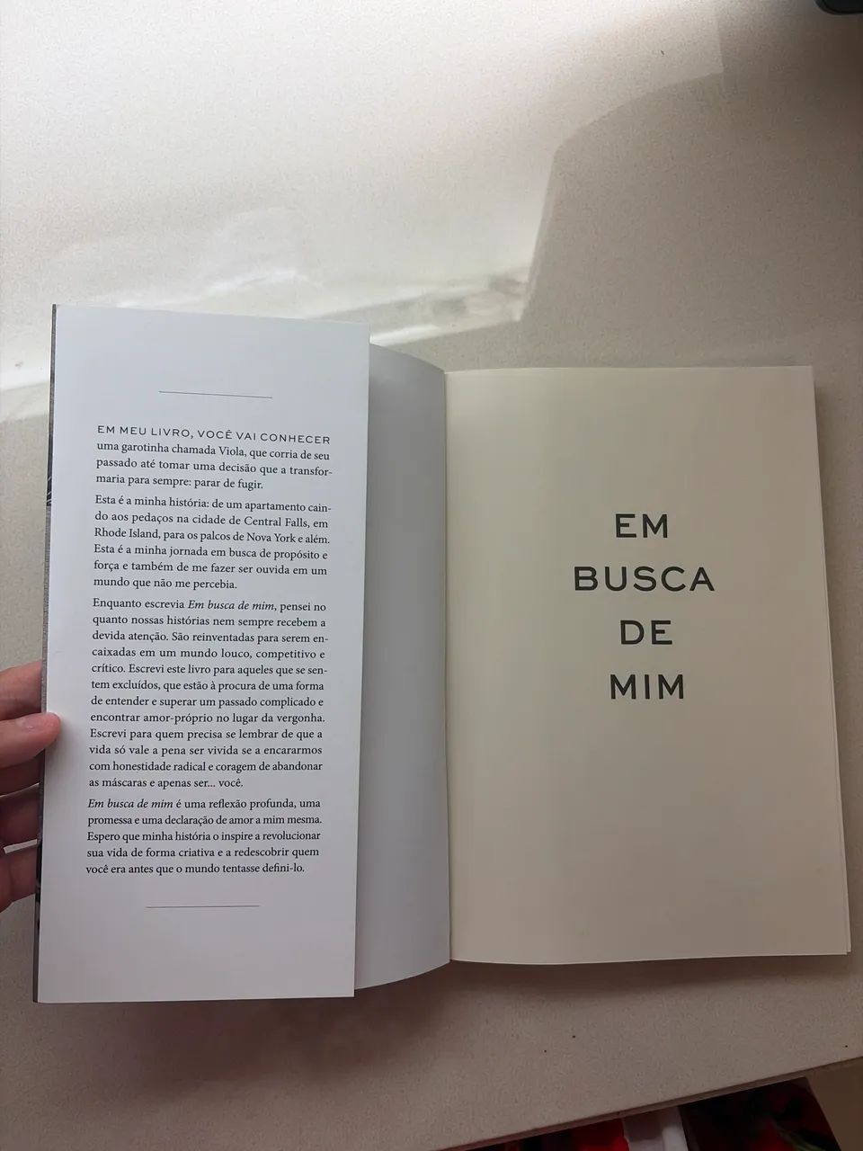 Livro Em Busca De mim de Viola Davis - Foto 3