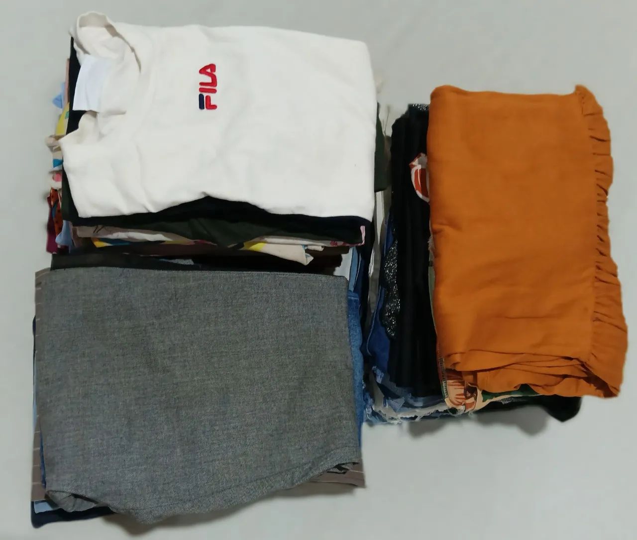 Lote de roupas usadas para brechó 