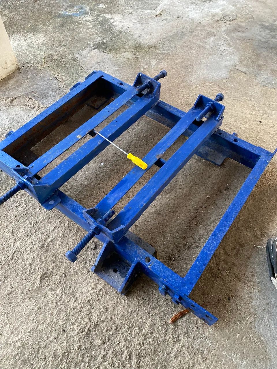Base metálica para motor elétrico industrial  - Foto 2