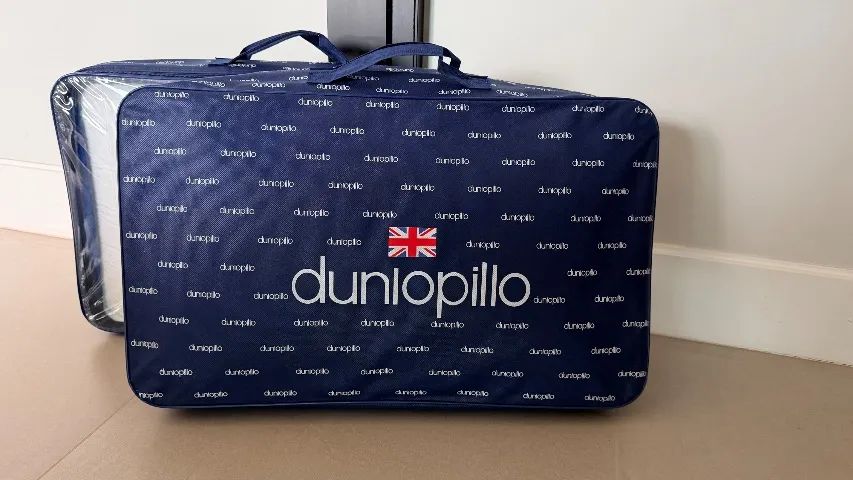 Kit 2 travesseiros dunlopillo basic queen - Foto 2